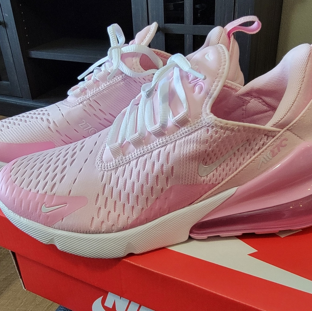 Nike270